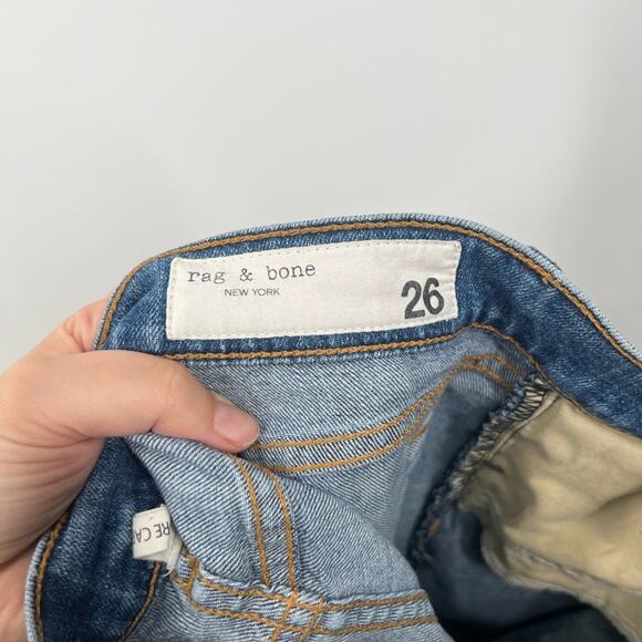 Rag & Bone Dre Capri Low-Rise Slim Boyfriend Jeans in Ambra - Picture 4 of 8